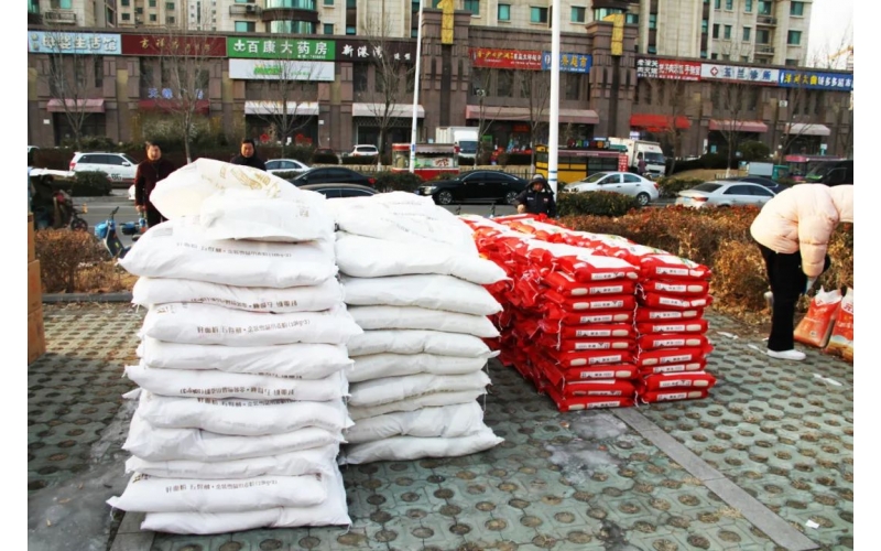 愛(ài)在天華 情暖春節(jié)丨天華實(shí)業(yè)集團(tuán)為全體員工發(fā)放春節(jié)福利